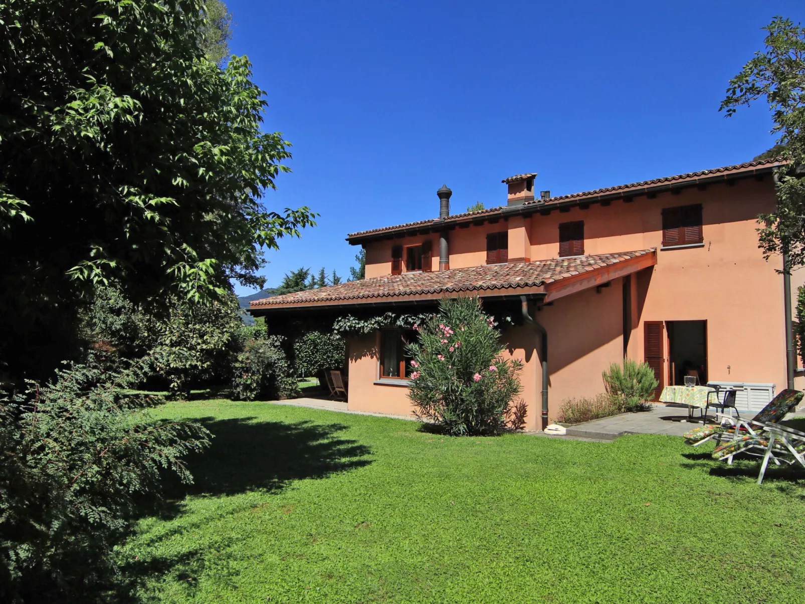 Casa Riva-Outside