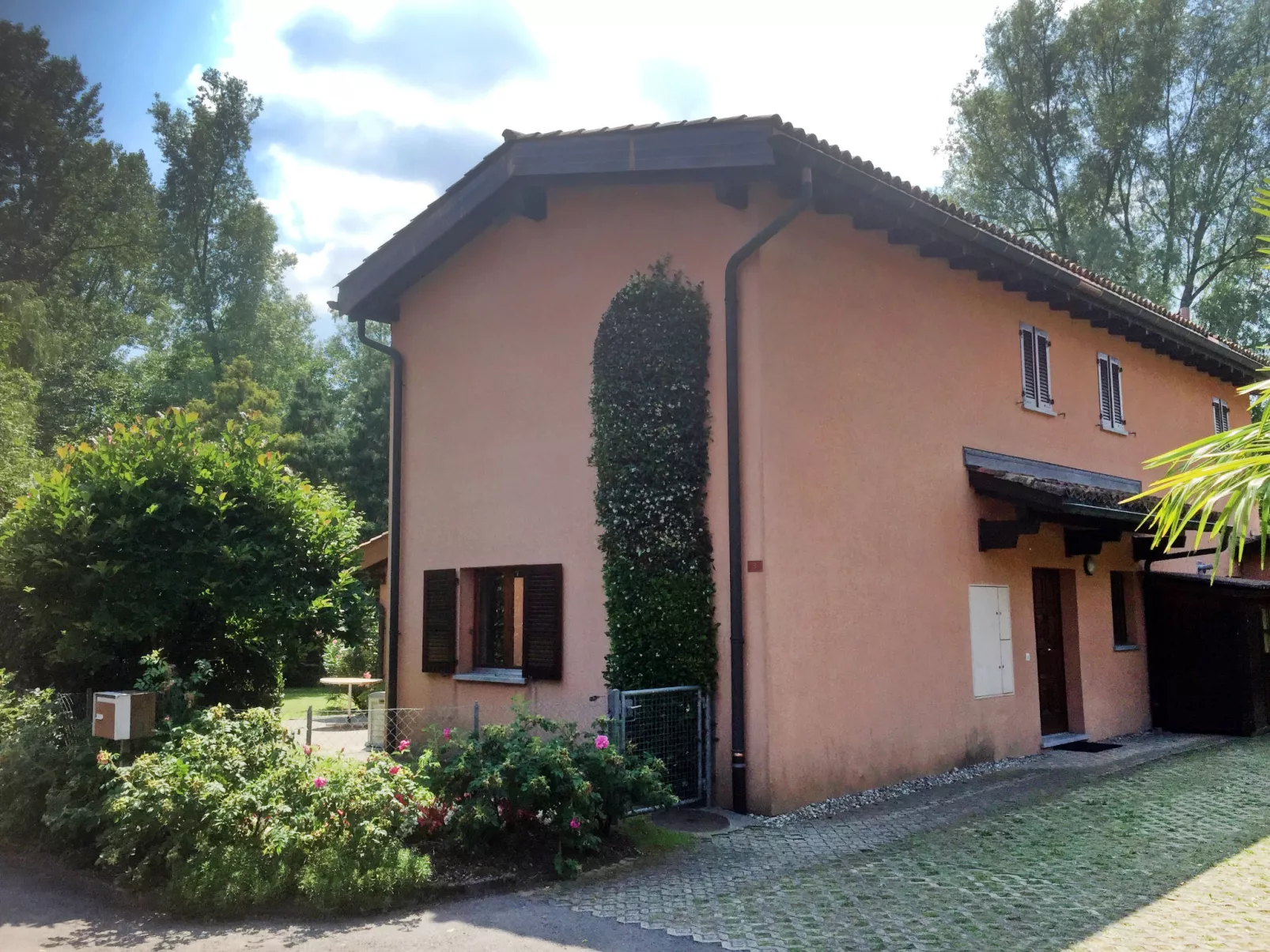 Casa Riva-Outside