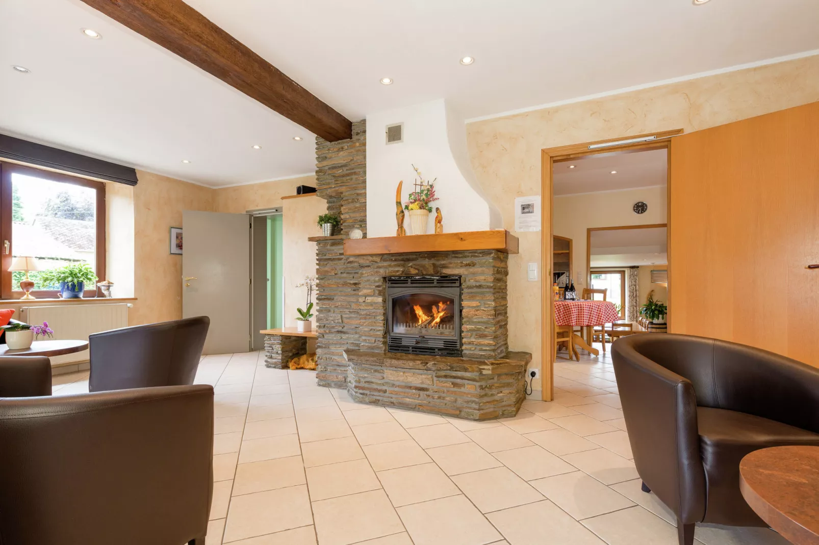 Hirondelle-Living room