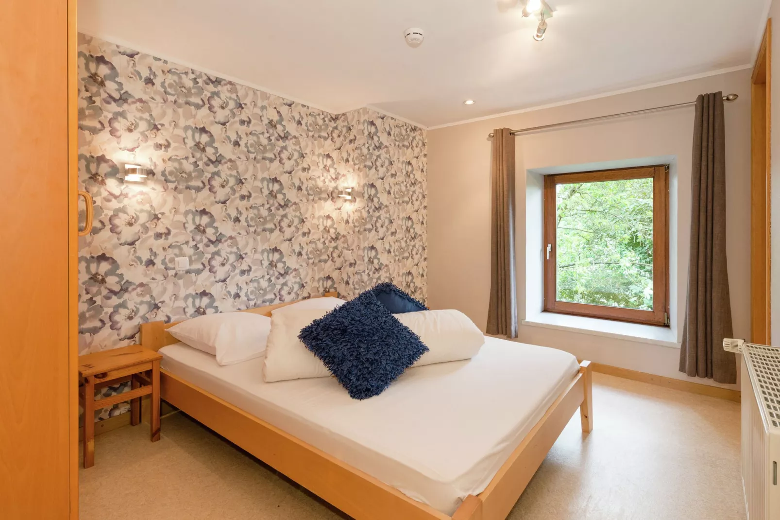 Hirondelle-Bedroom