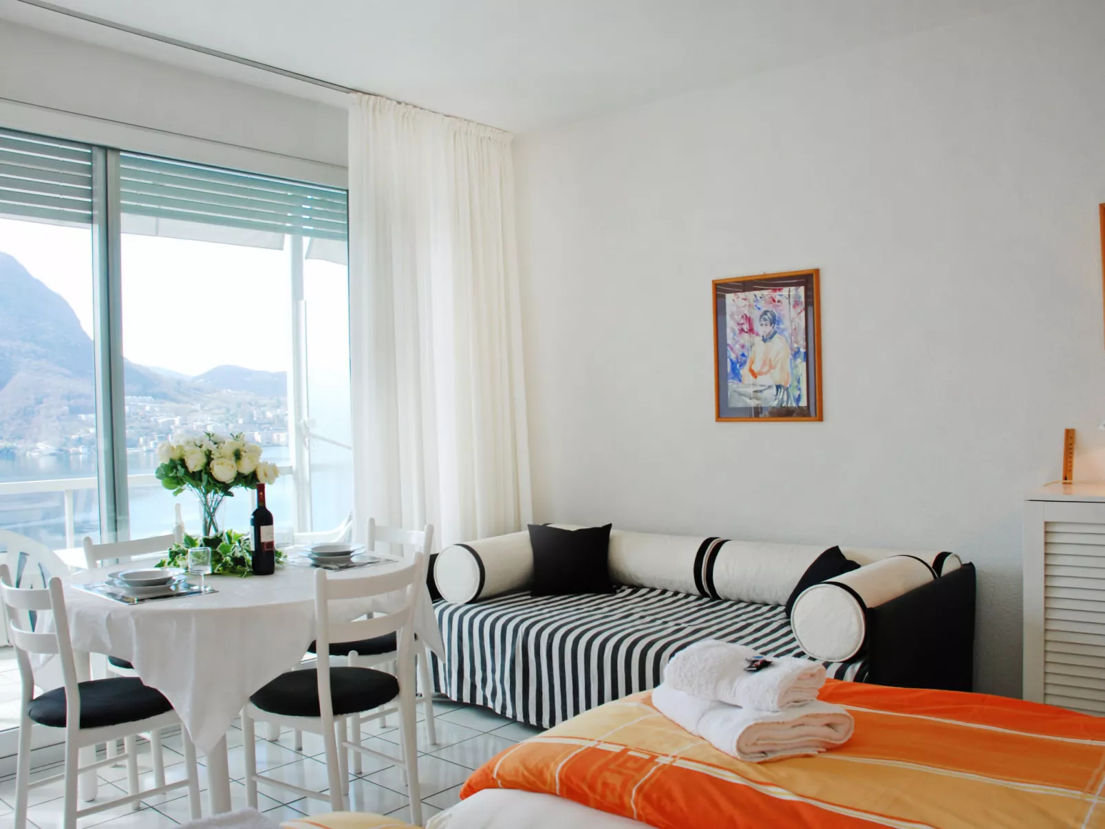 Vista Lago-Inside