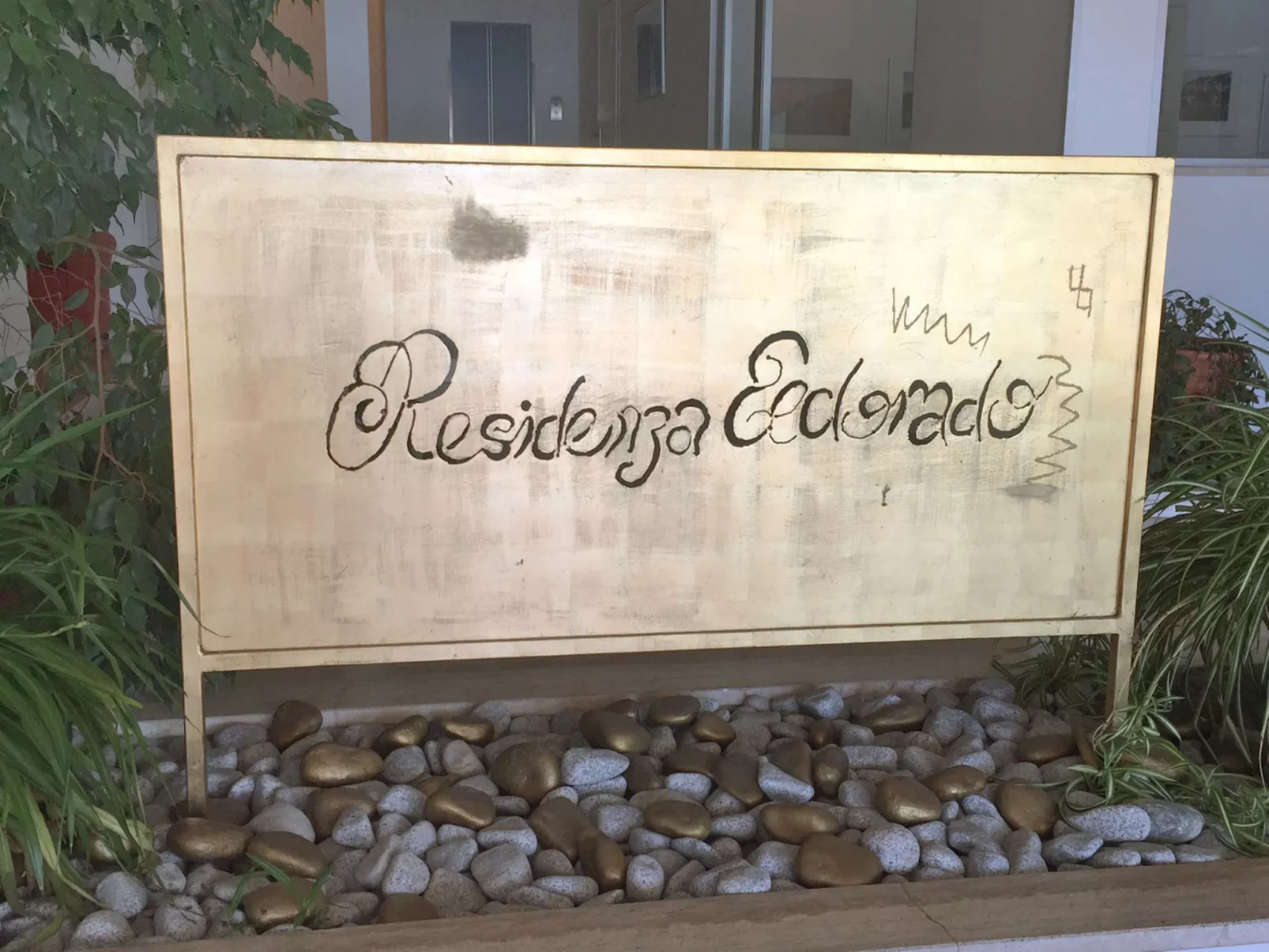 Vista Lago-Outside