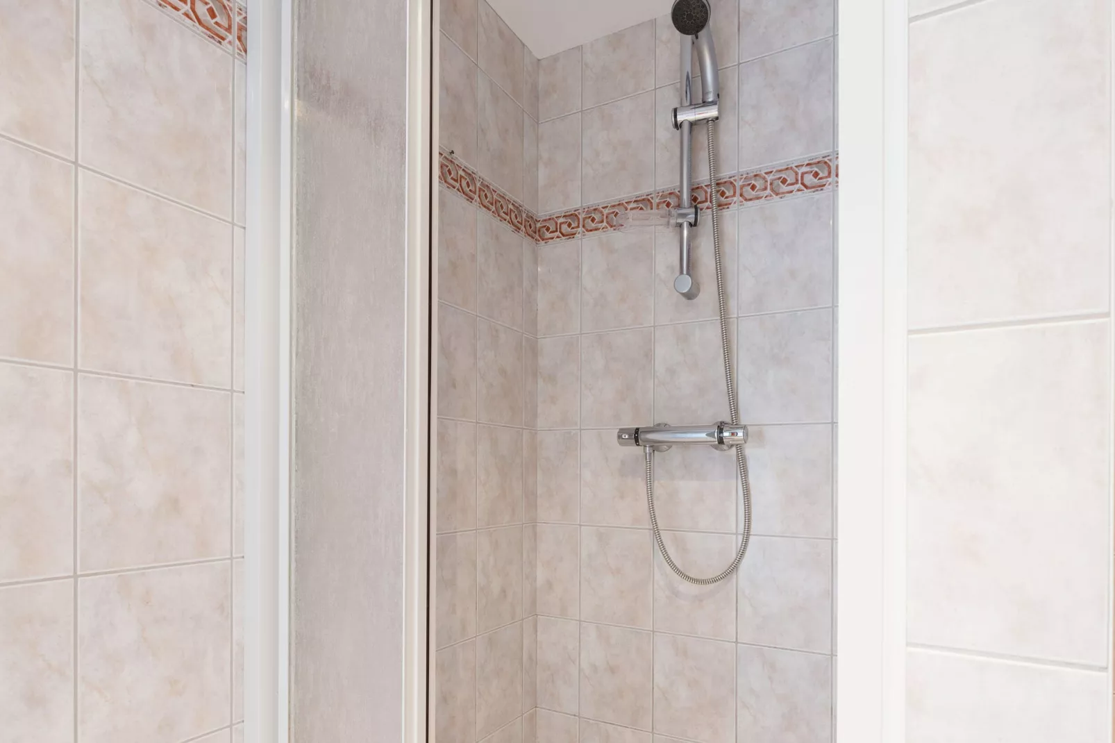 Hirondelle-Bathroom