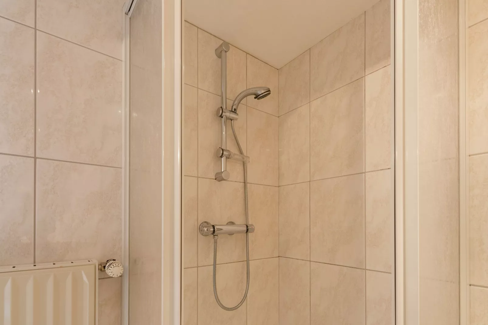 Hirondelle-Bathroom