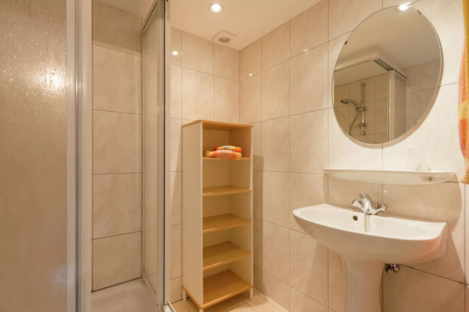 Hirondelle-Bathroom