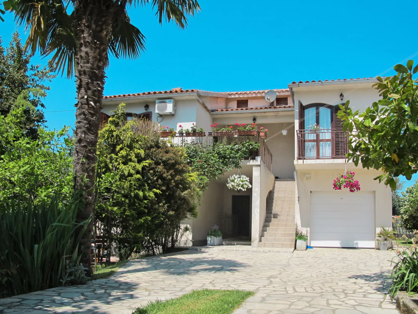 Villa Palma-Outside