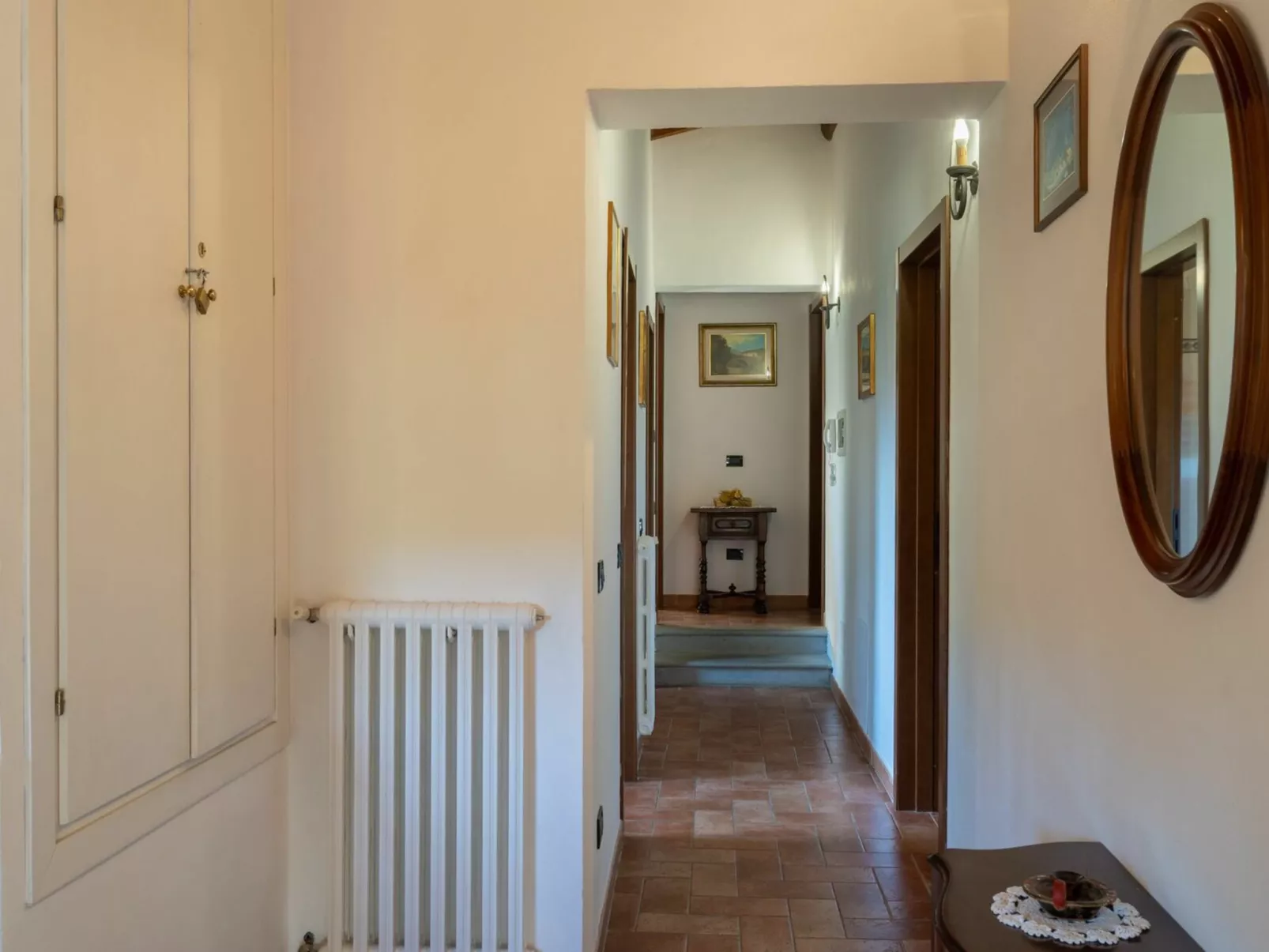 La Badia-Inside