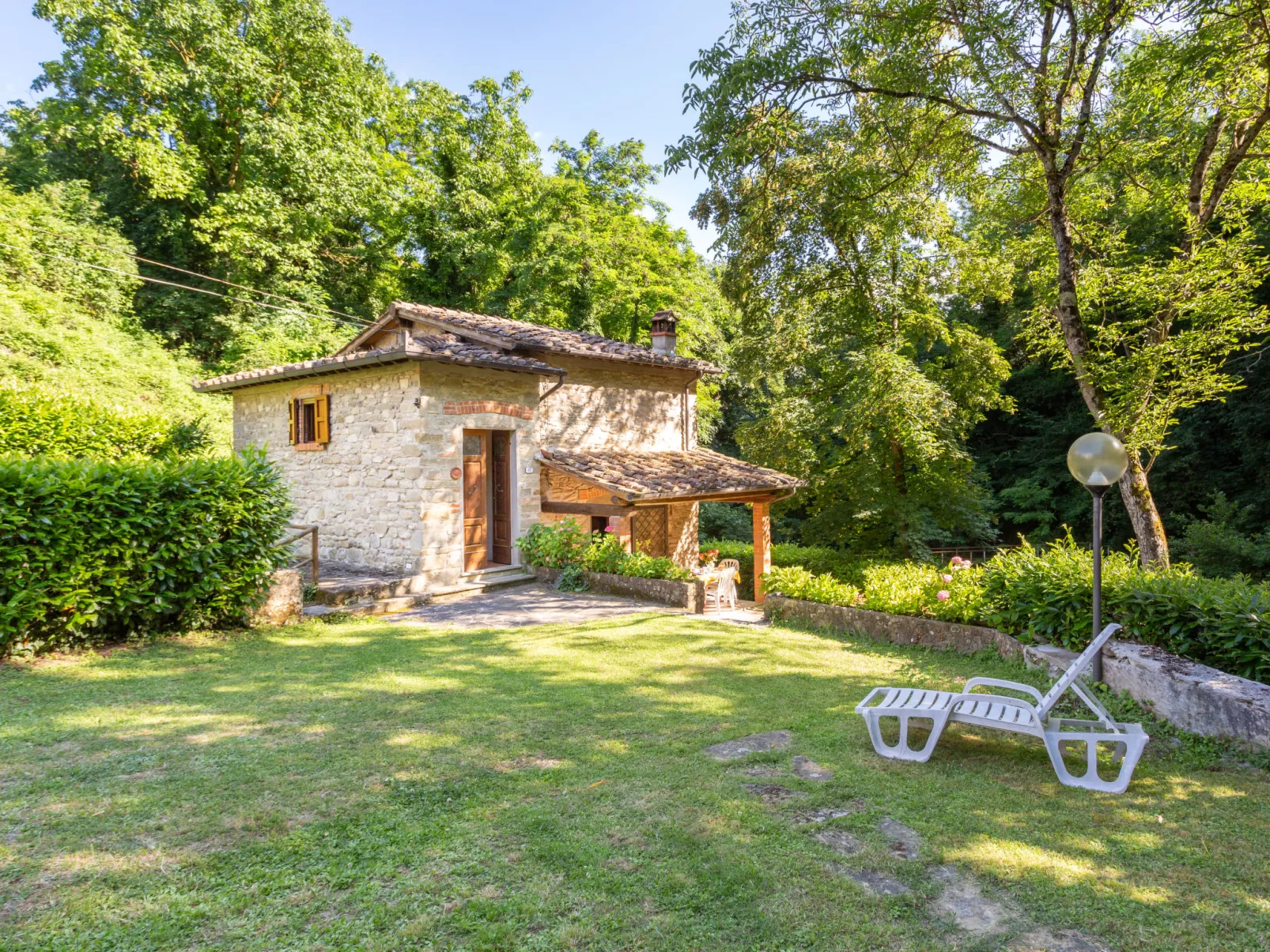 La Ripresa-Outside