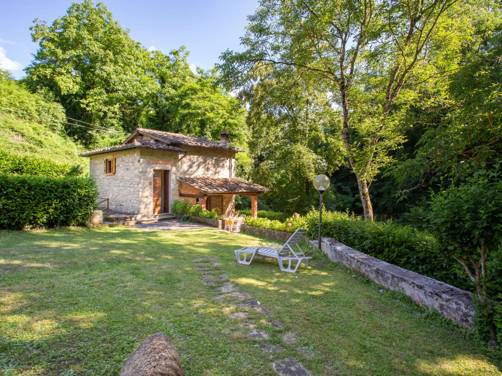 La Ripresa-Outside