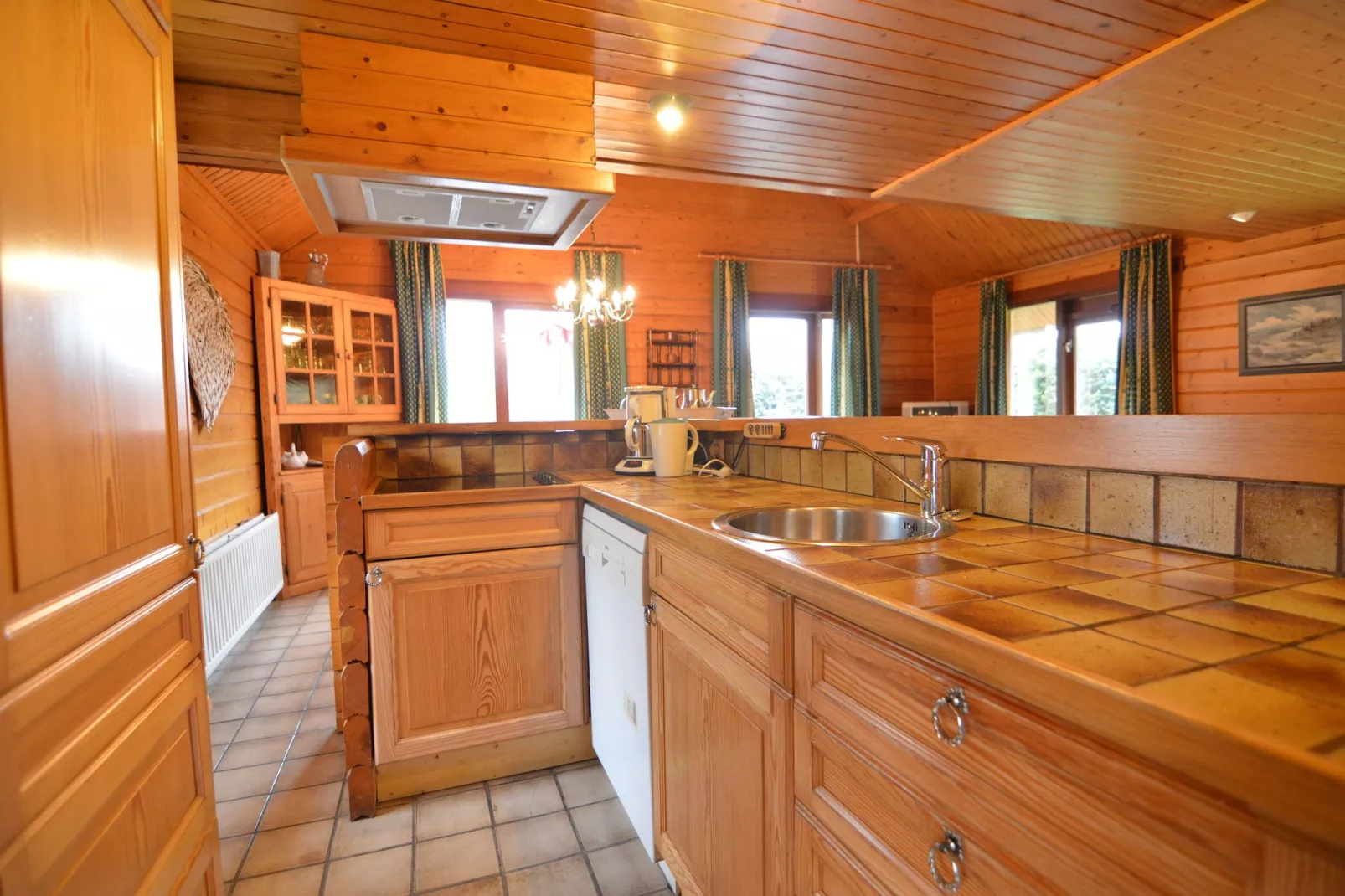 Névada pour cinq-Kitchen