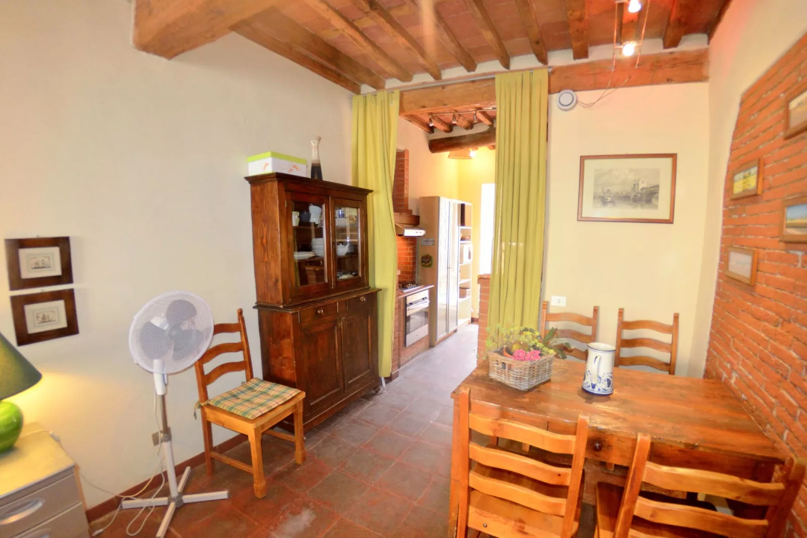 Cabella Sei-Dining room