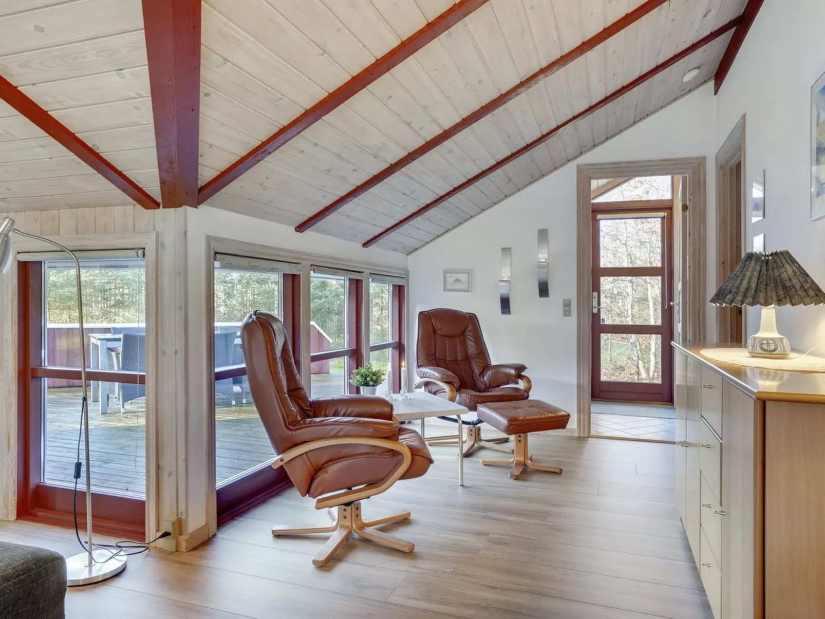 "Thurir" - 4km from the sea-Inside