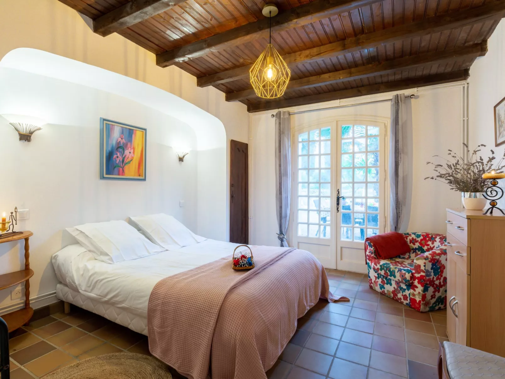 Le Bouisset-Inside