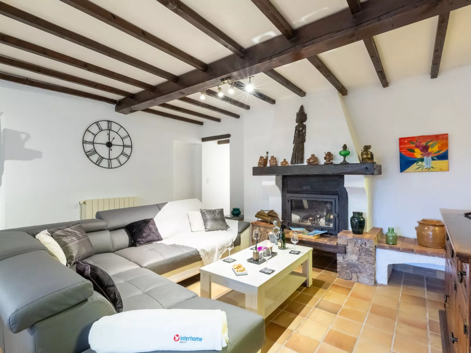 Le Bouisset-Inside