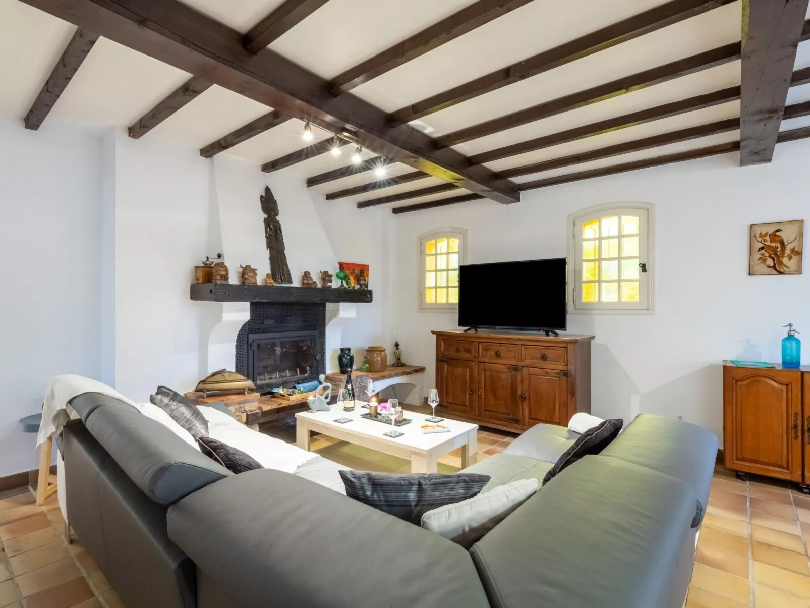 Le Bouisset-Inside