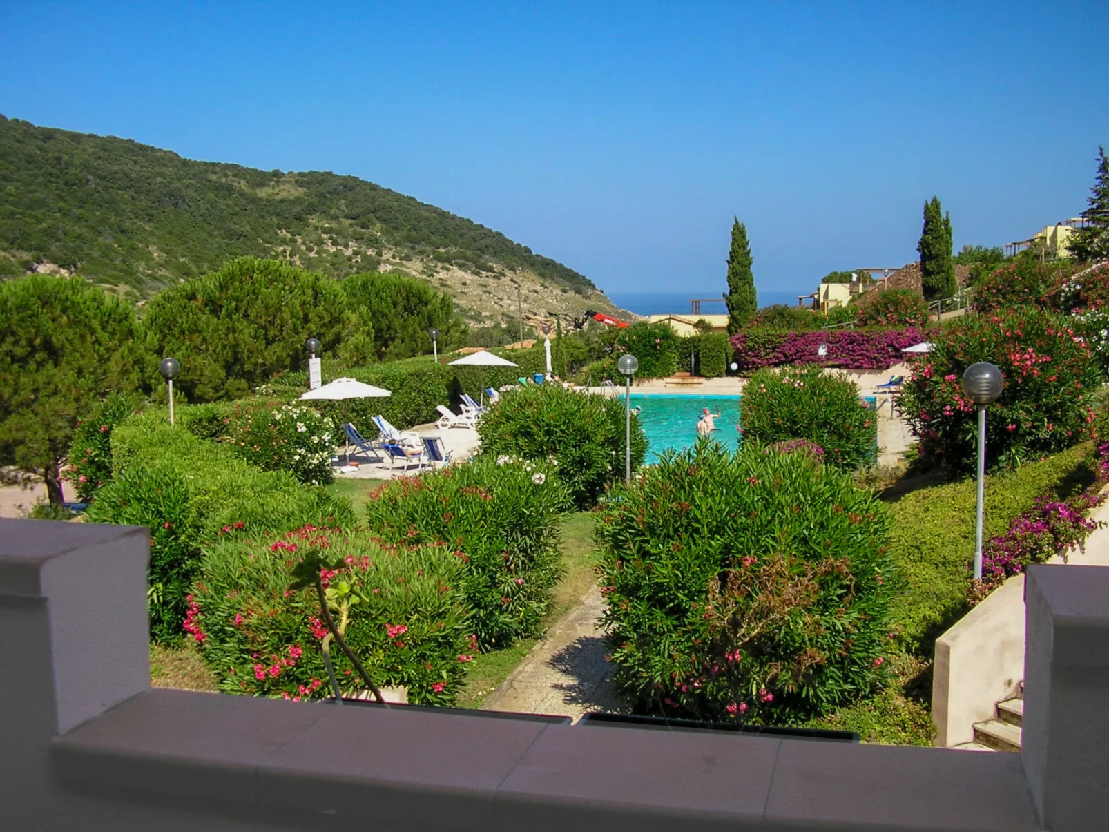 Cala Rossa-Outside