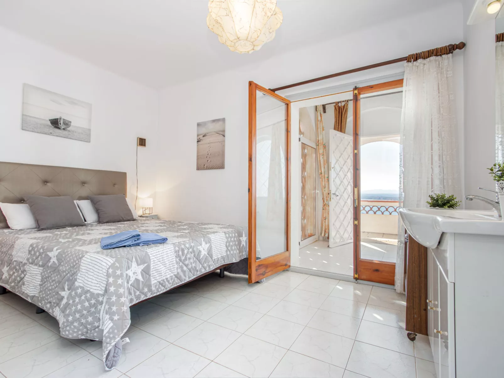 Villa Cecilia-Inside