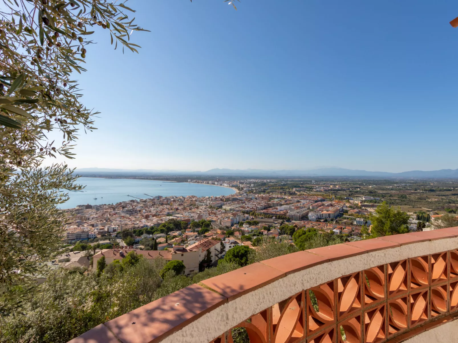 Villa Cecilia-Outside