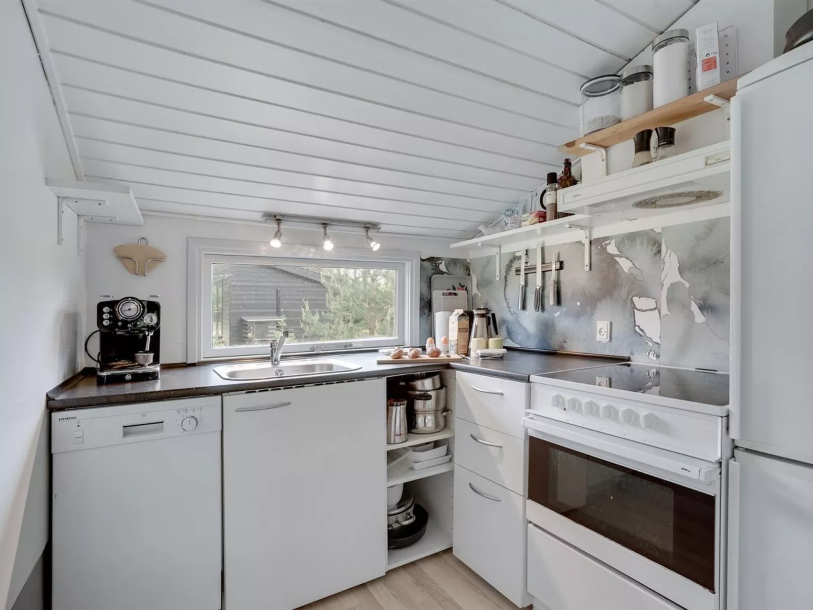 "Landolf" - 250m from the sea-Inside