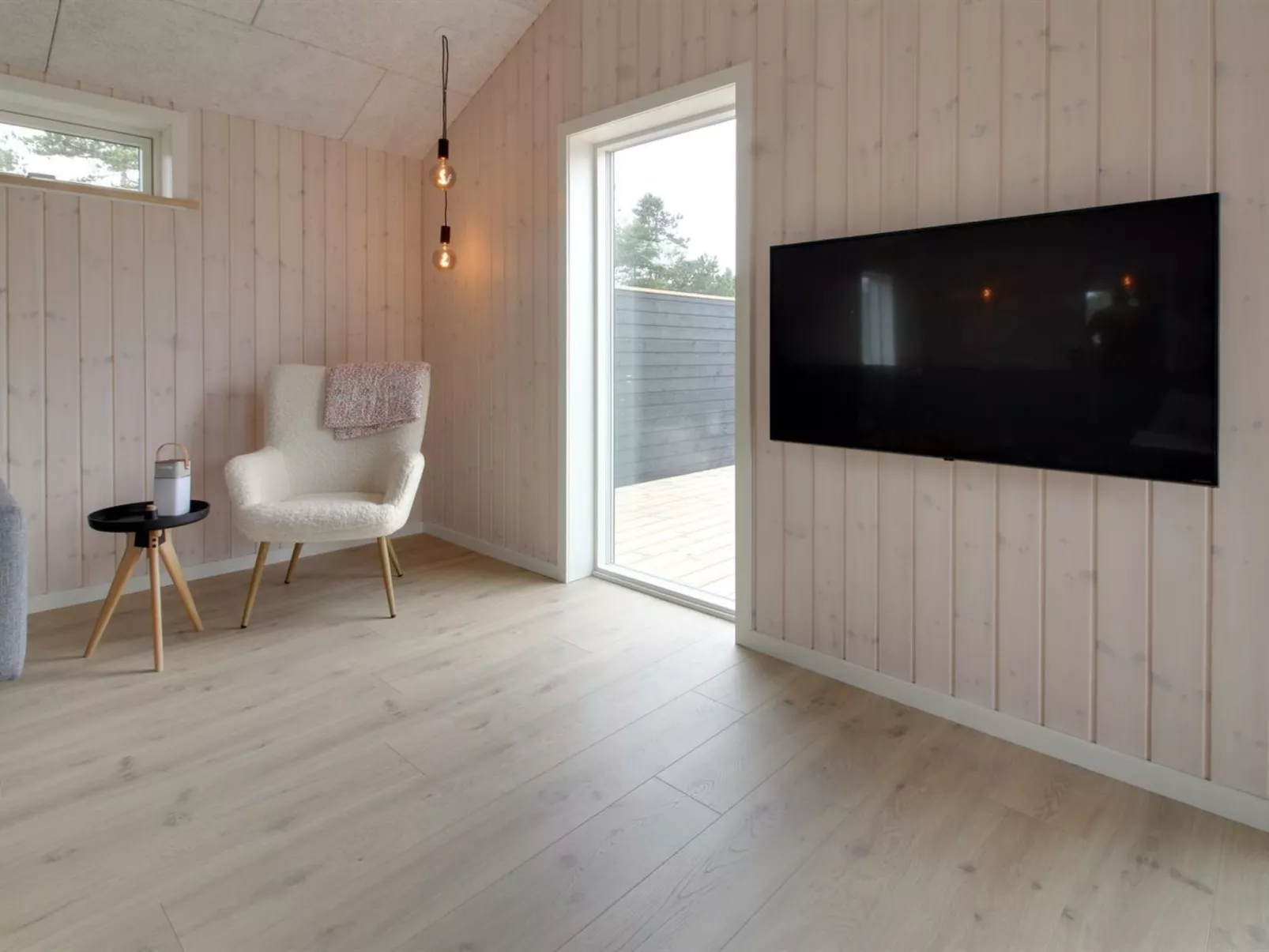 "Anuk" - 2.3km from the sea-Inside