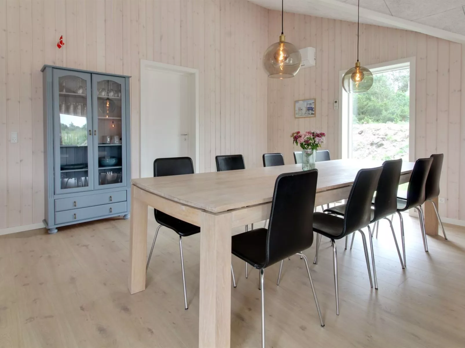 "Anuk" - 2.3km from the sea-Inside