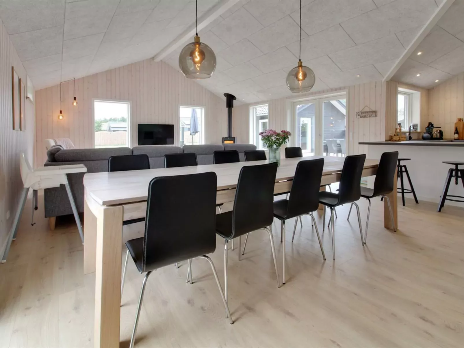 "Anuk" - 2.3km from the sea-Inside