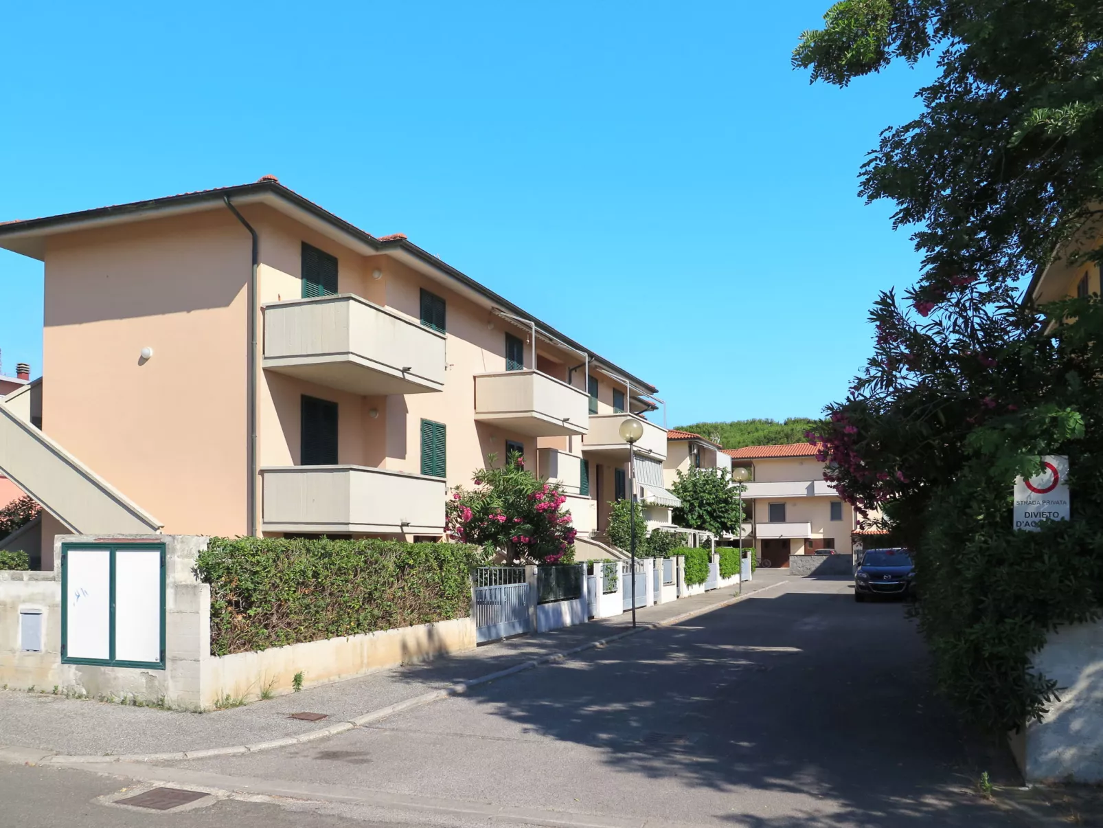 Palazzeta III-Outside