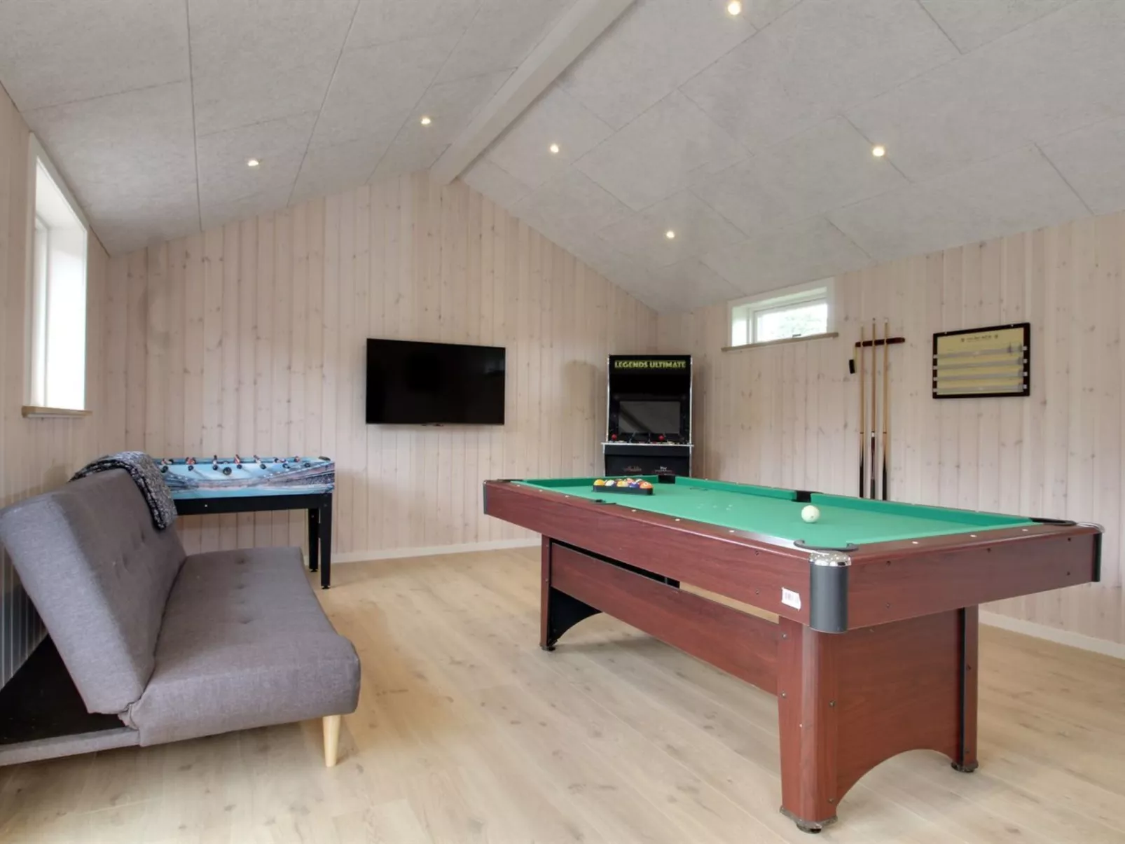 "Anuk" - 2.3km from the sea-Inside
