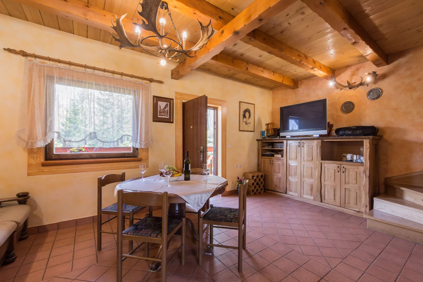 Silvano 2-Dining room