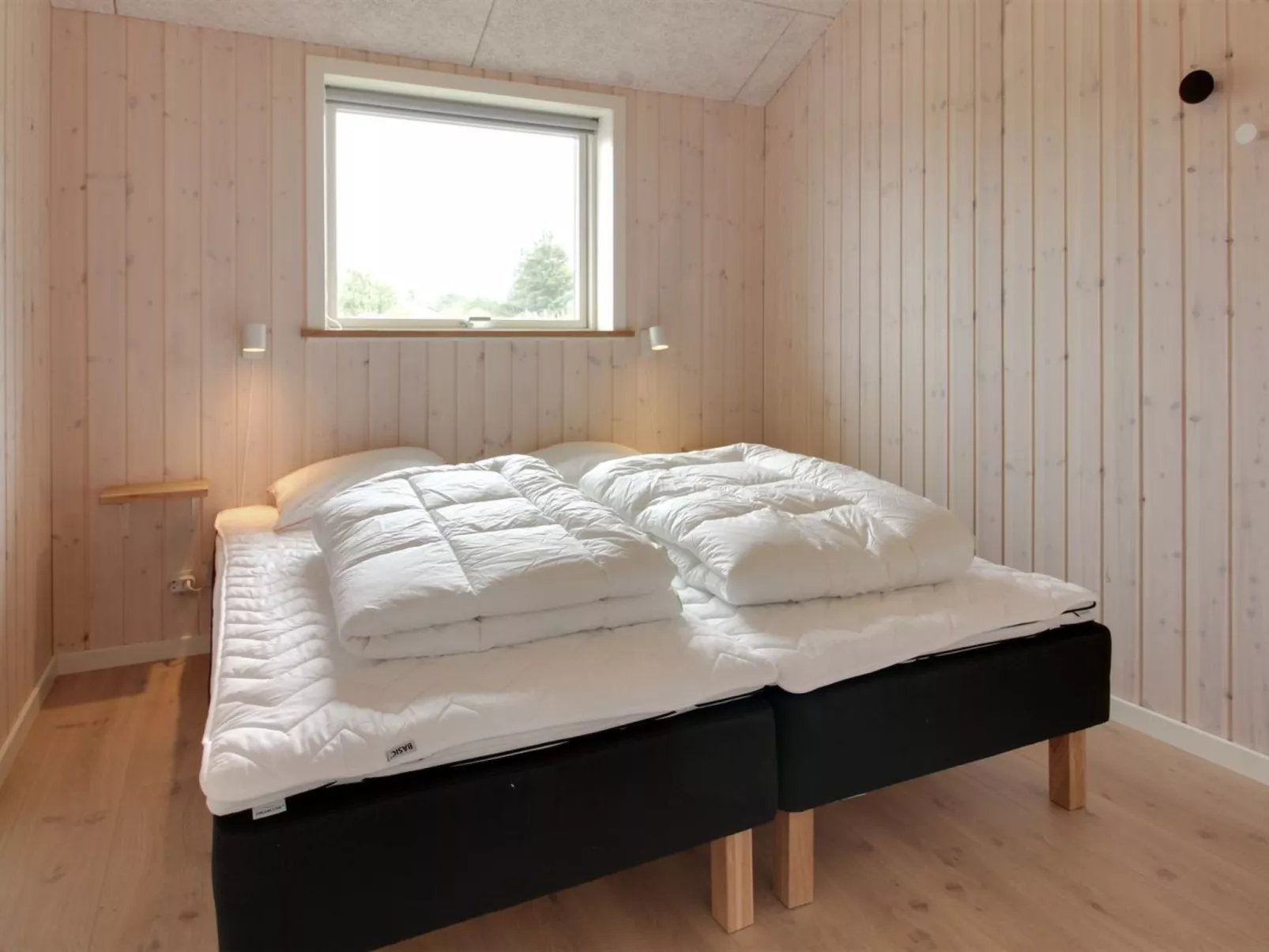 "Anuk" - 2.3km from the sea-Inside