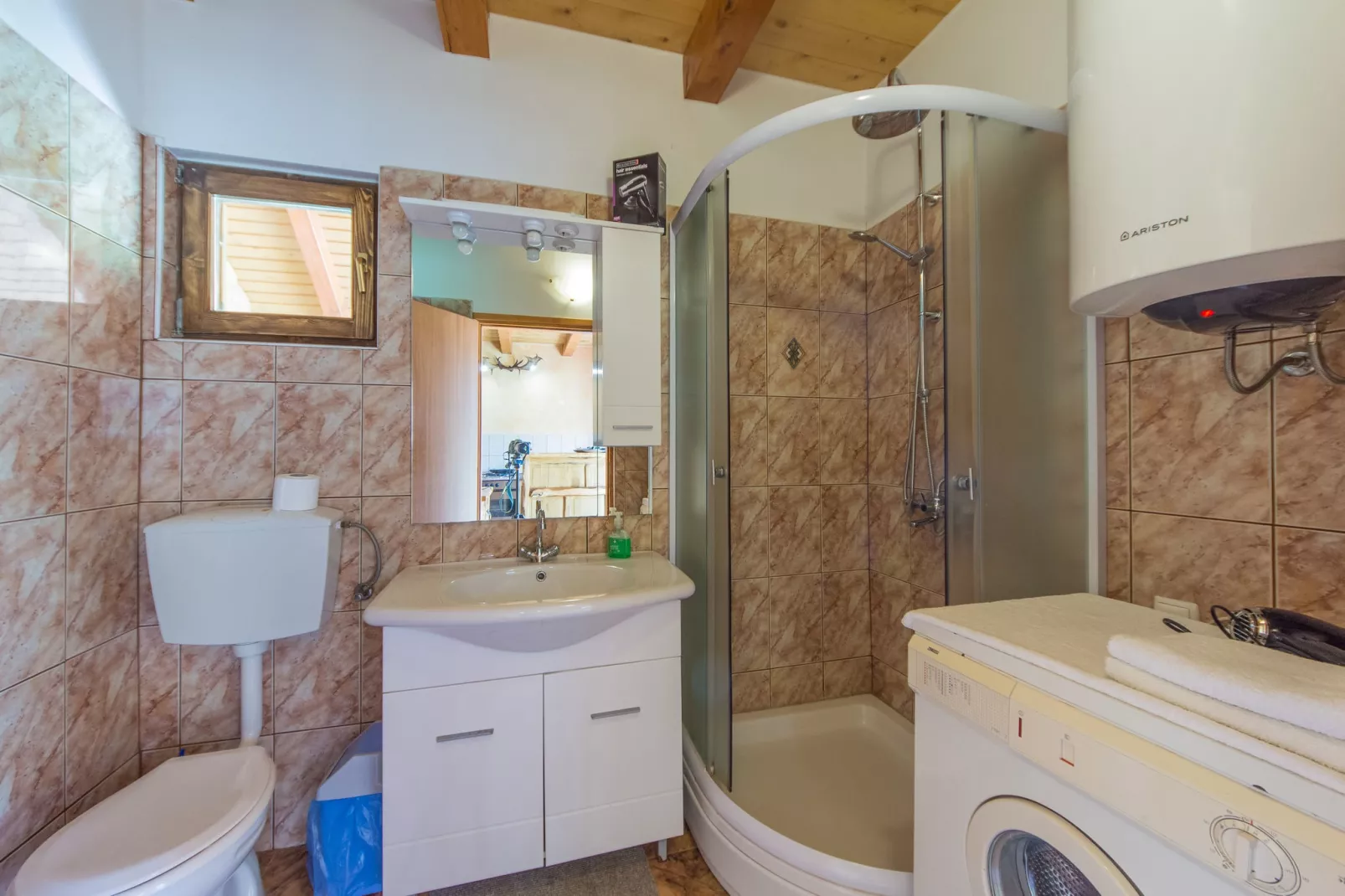 Silvano 2-Bathroom