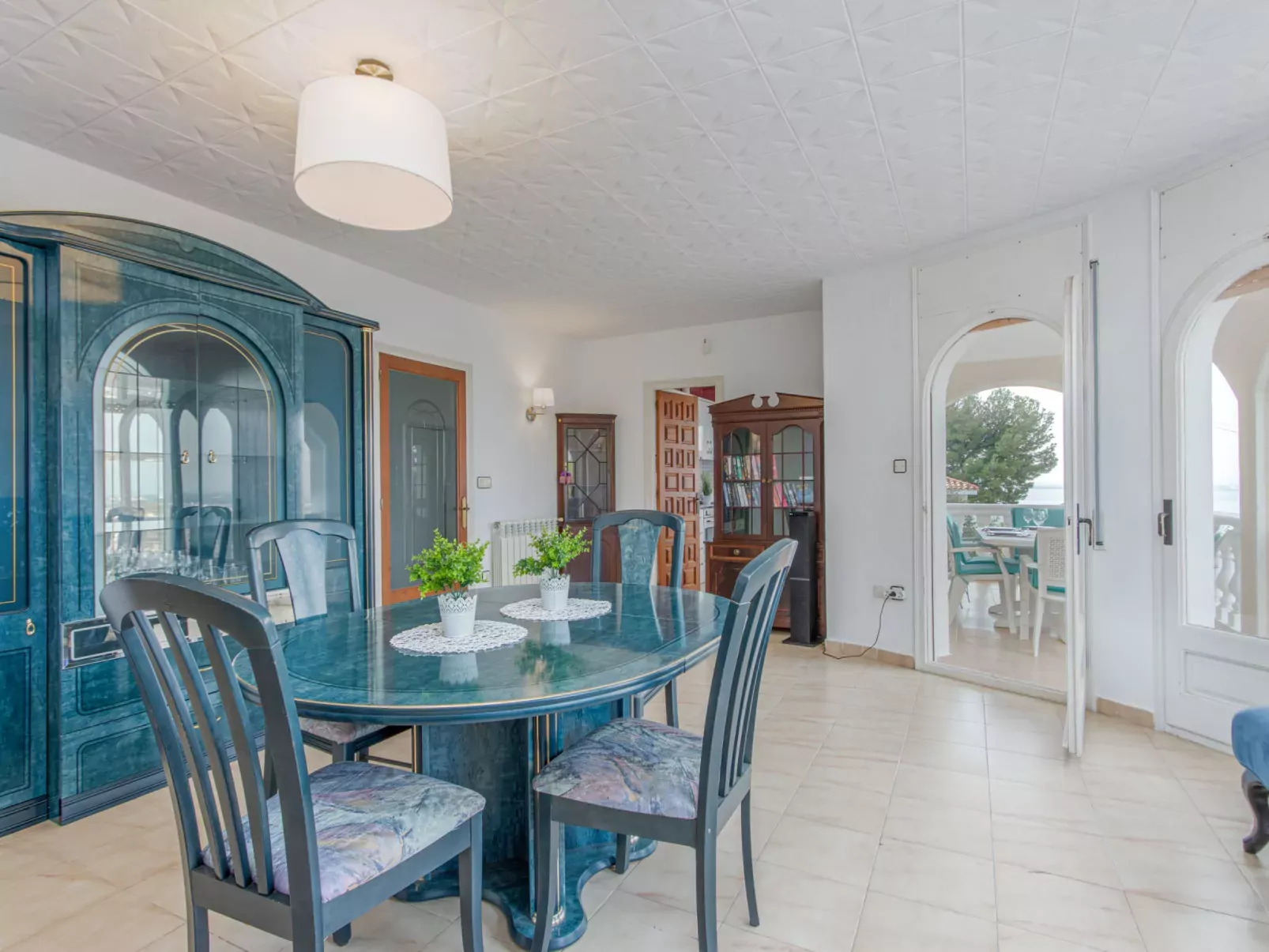 Tordera-Inside