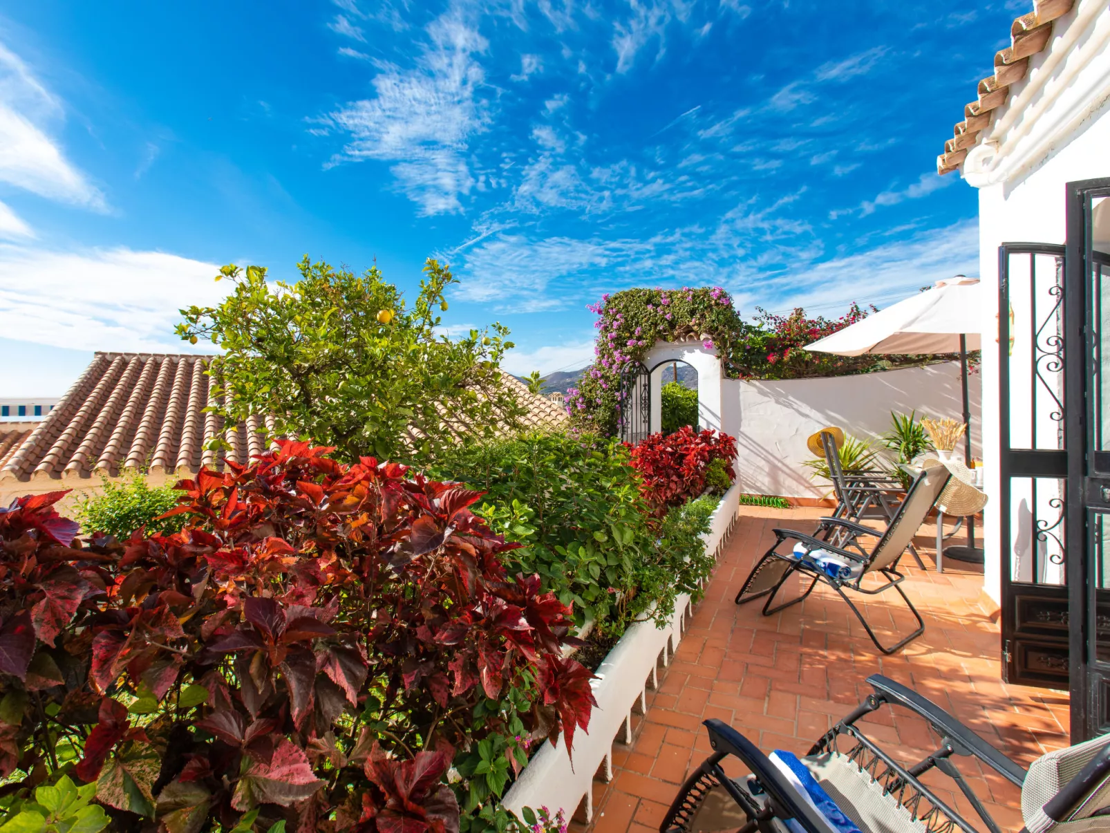 Casita Feliz-Outside