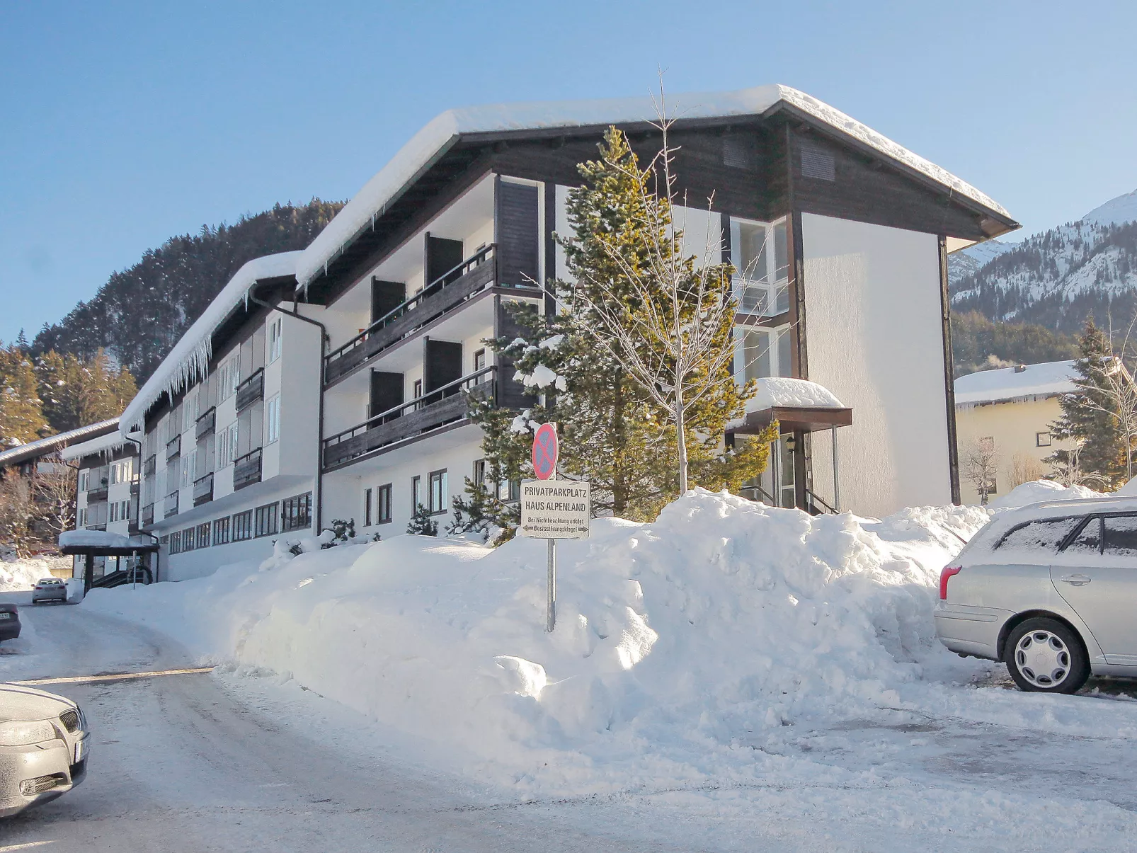 Alpenland-Outside