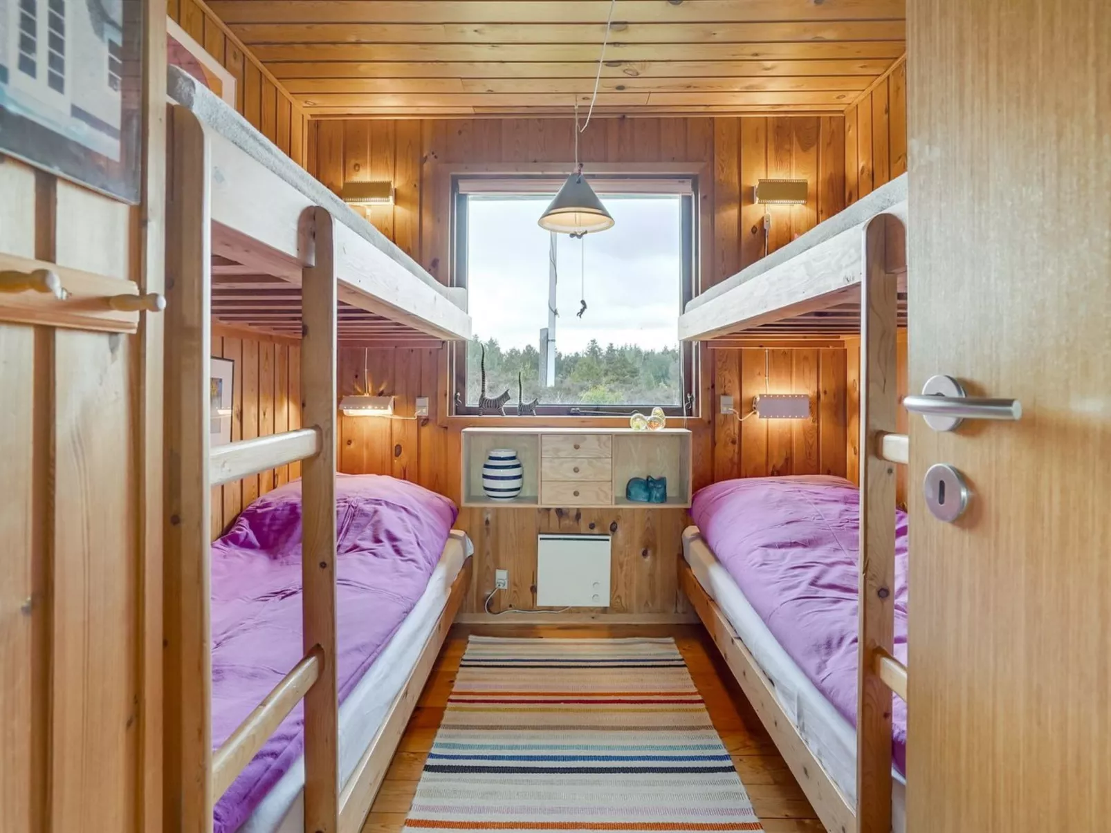 "Kathaline" - 3.4km from the sea-Inside