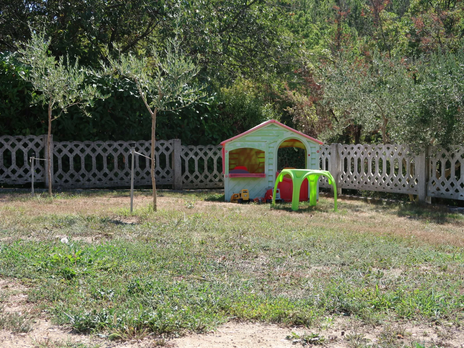 Roberta-Outside