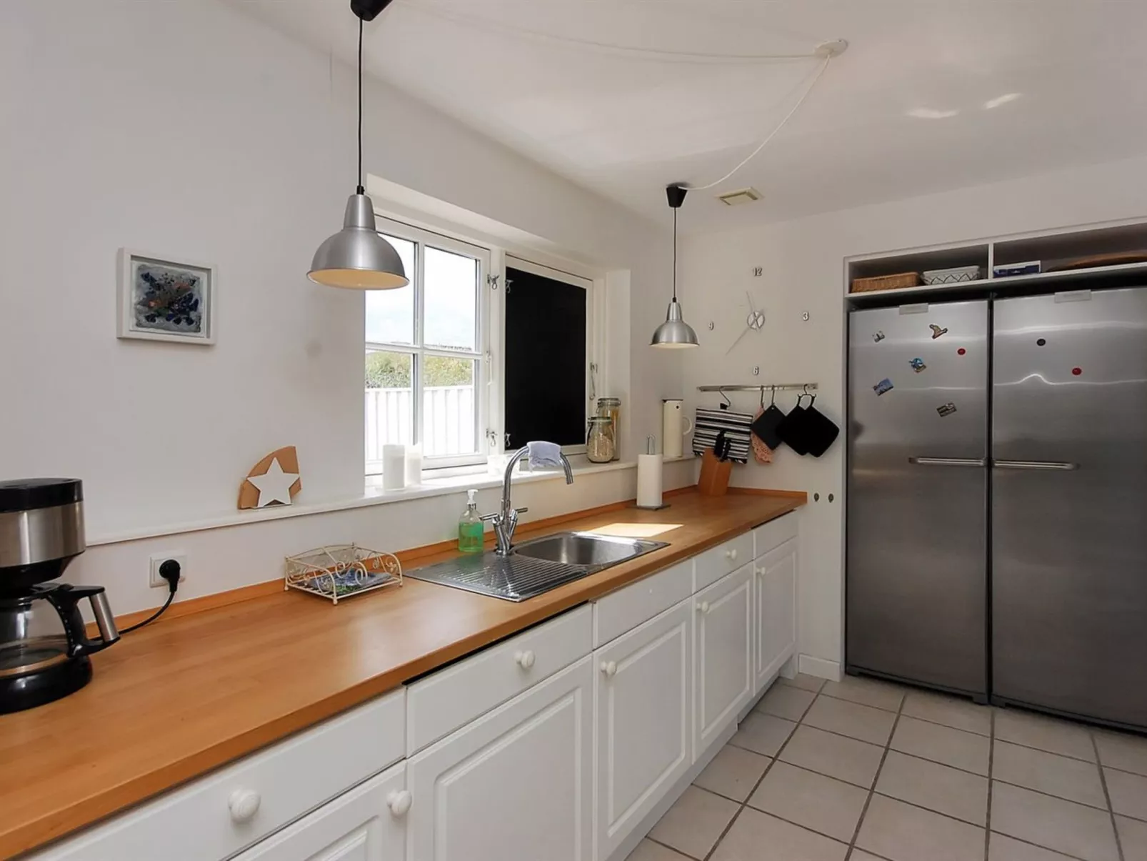 "Alita" - 1.2km from the sea-Inside
