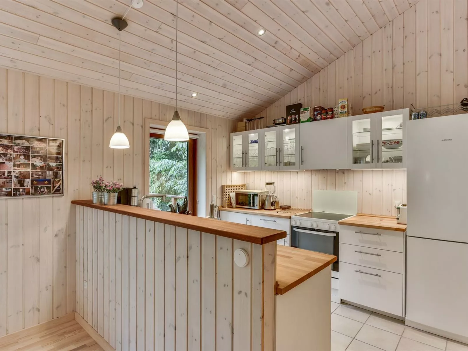 "Nelie" - 40km from the sea-Inside