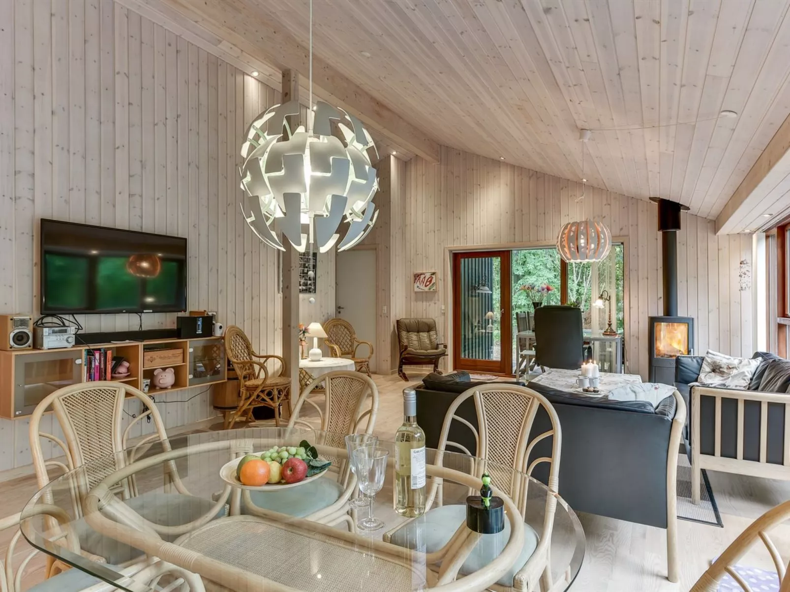 "Nelie" - 40km from the sea-Inside
