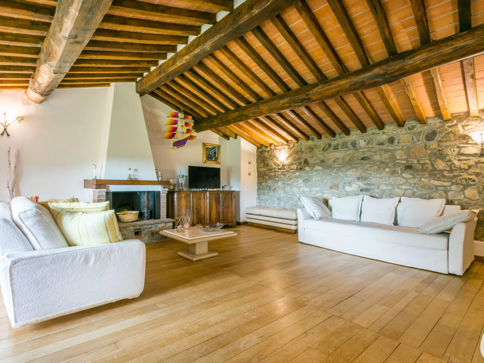 Podere Salcerini-Inside