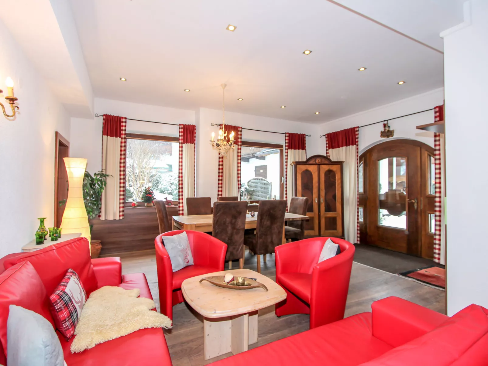Tyrol-Inside