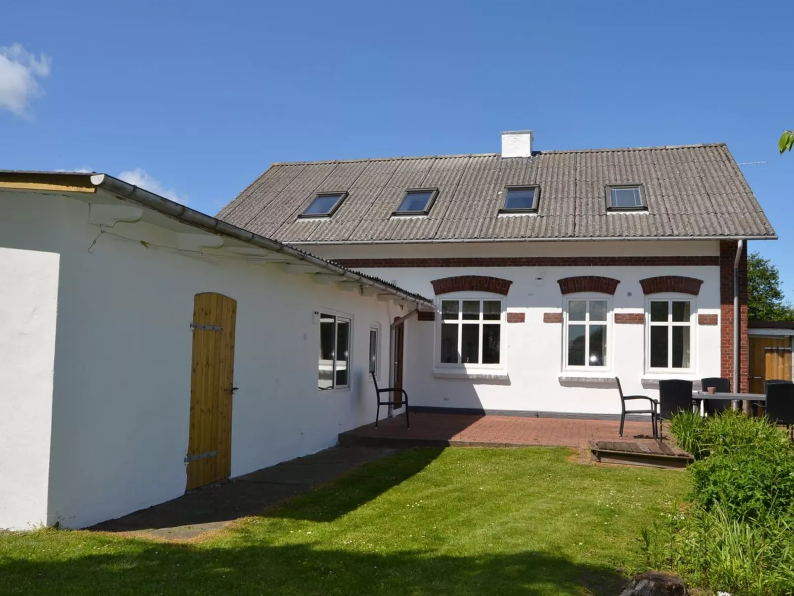 "Veli" - 1.7km from the sea