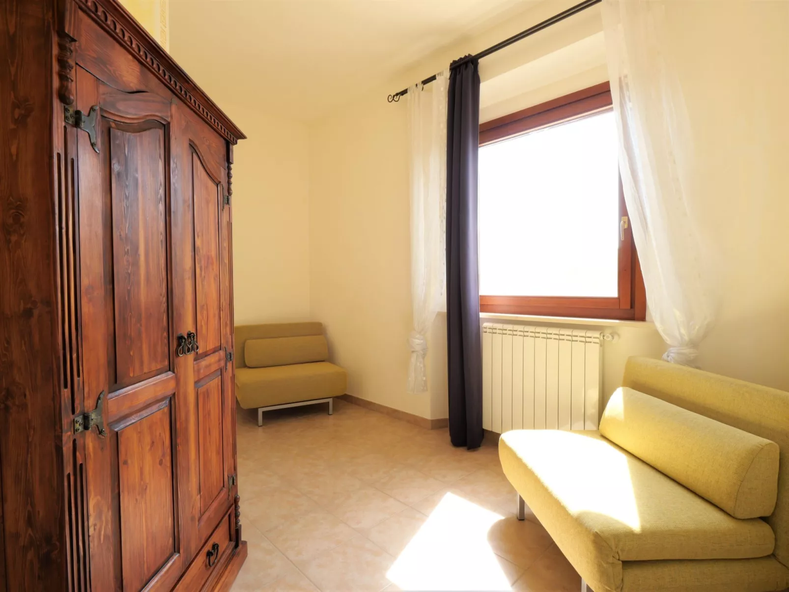 Cucco - Baia degli Ulivi-Inside