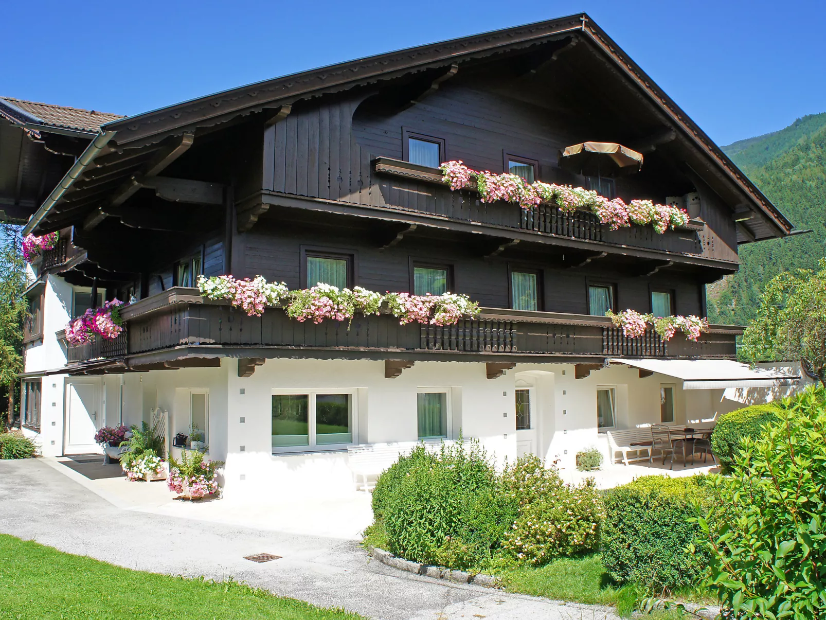 Kircher-Outside