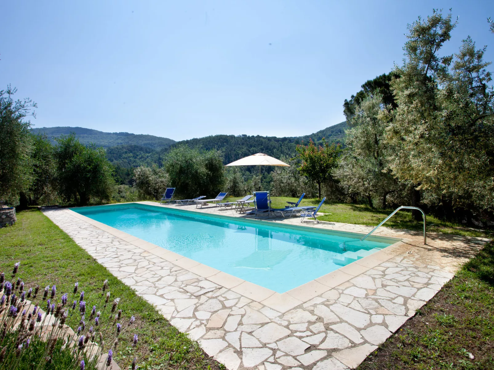 Policleto-Outside