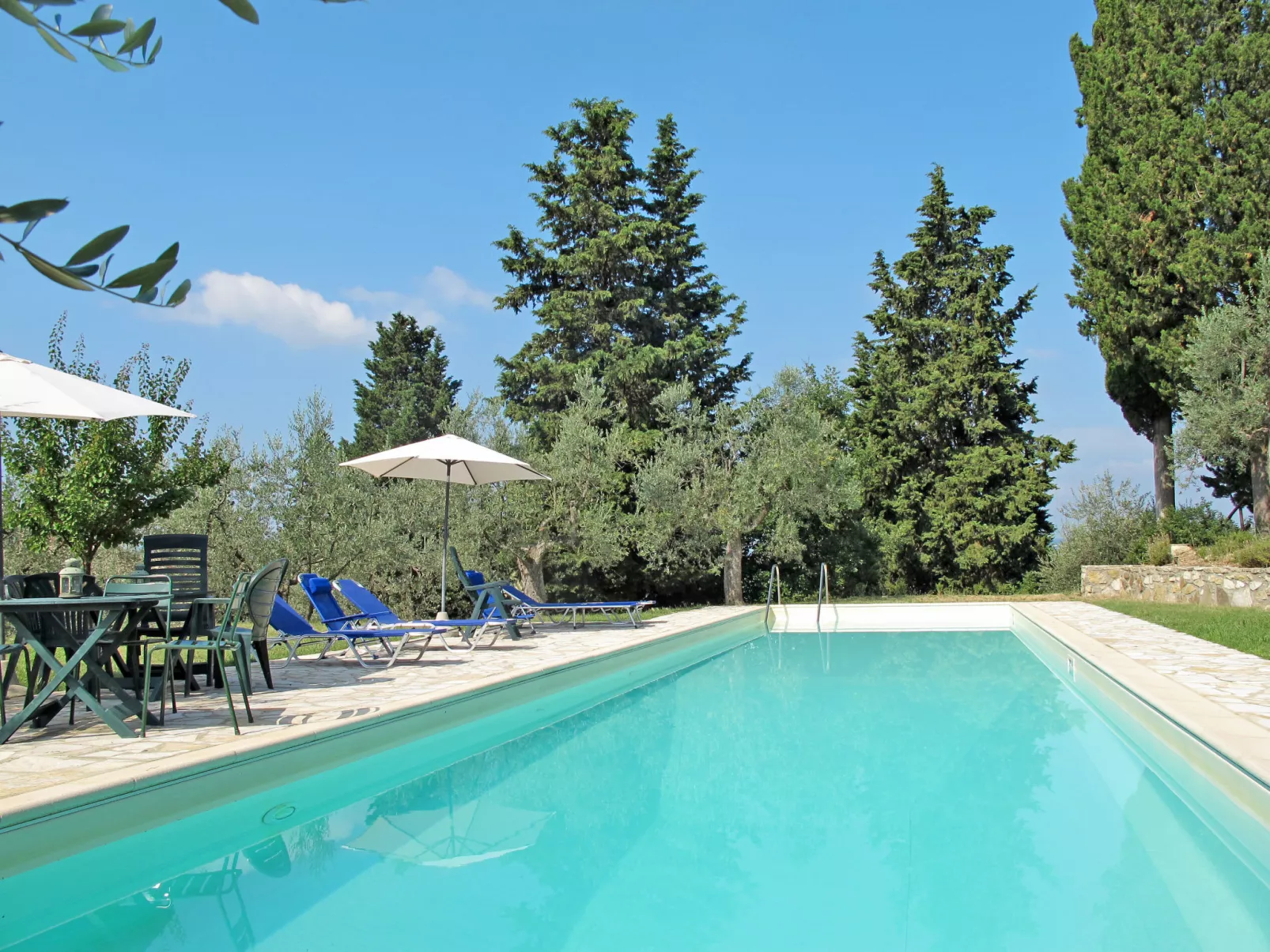 Policleto-Outside
