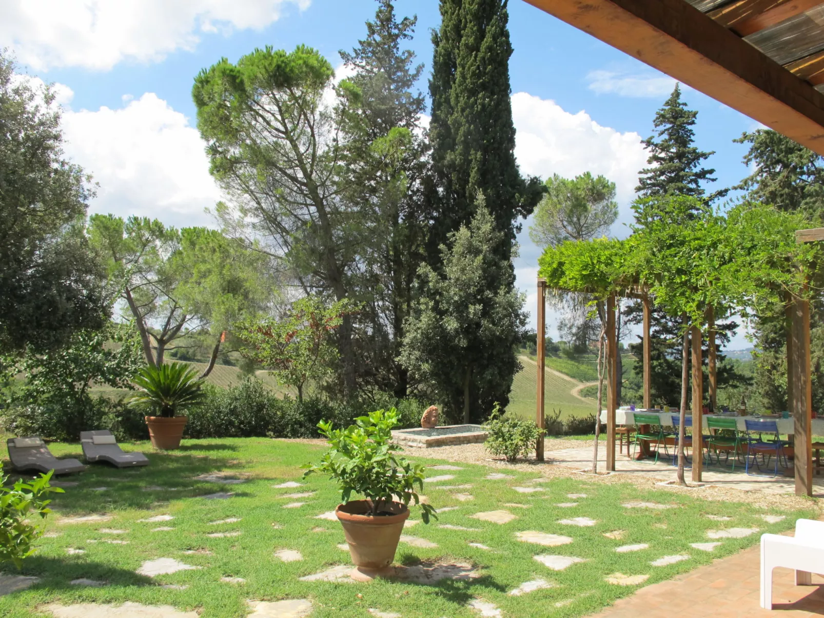 Policleto-Outside