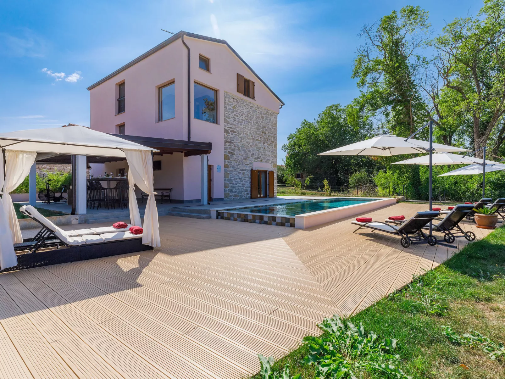 Villa Julia-Outside