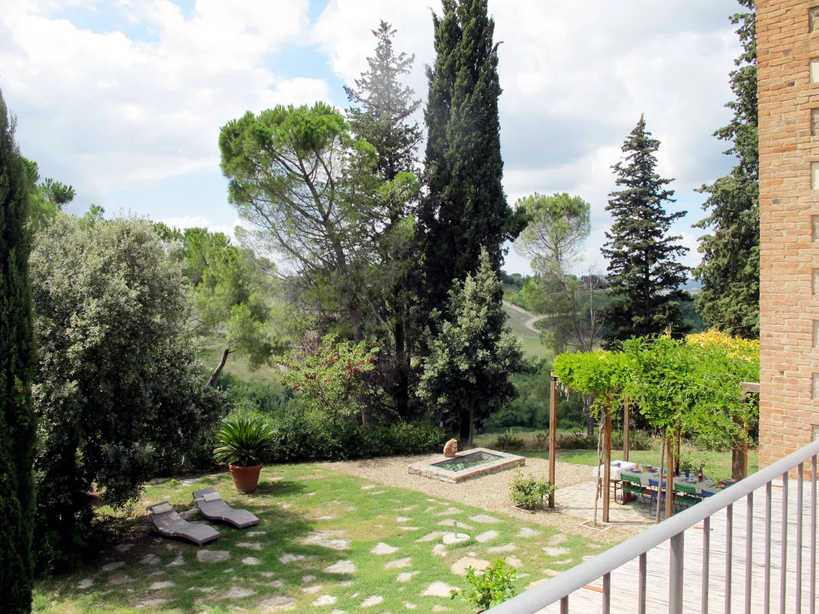 Policleto-Inside