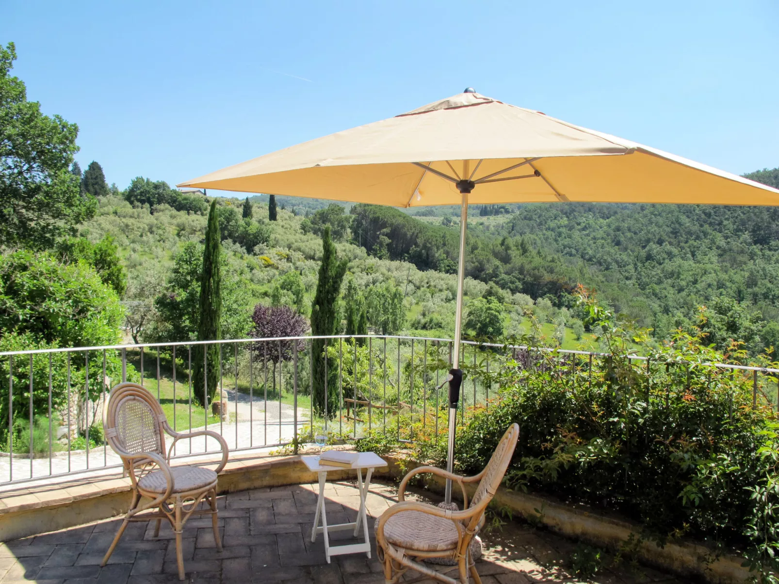 Policleto-Inside